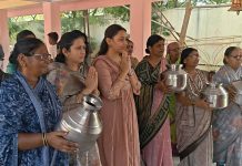 “पाझर फुटू दे आई तुकाई!” बळीराजावरील दुष्काळाचे संकट दूर कर; नगराध्यक्षा दुर्गादेवी जगदाळे यांचे तुकाई मातेला साकडे |