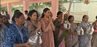 “पाझर फुटू दे आई तुकाई!” बळीराजावरील दुष्काळाचे संकट दूर कर; नगराध्यक्षा दुर्गादेवी जगदाळे यांचे तुकाई मातेला साकडे |