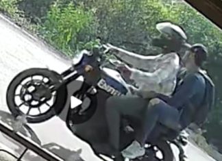 महिलांच्या गळ्यातील सोन्याचे दागिने हिसकावणाऱ्या चोरांची दौंड मध्ये पुन्हा एन्ट्री …….. भोईटे नगर येथील महिलेच्या गळ्यातील दोन तोळ्यांचे सोन्याचे गंठण चोरट्यांनी केले लंपास।