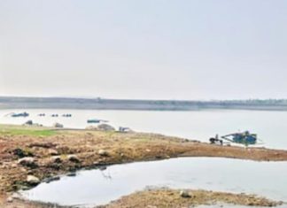 दौंडकरांच्या पाण्यासाठी नगरसेवक आक्रमक! साठवण तलावात तातडीने पाणी सोडा; आमदार राहुल कुल यांच्याकडे एकमुखी मागणी |